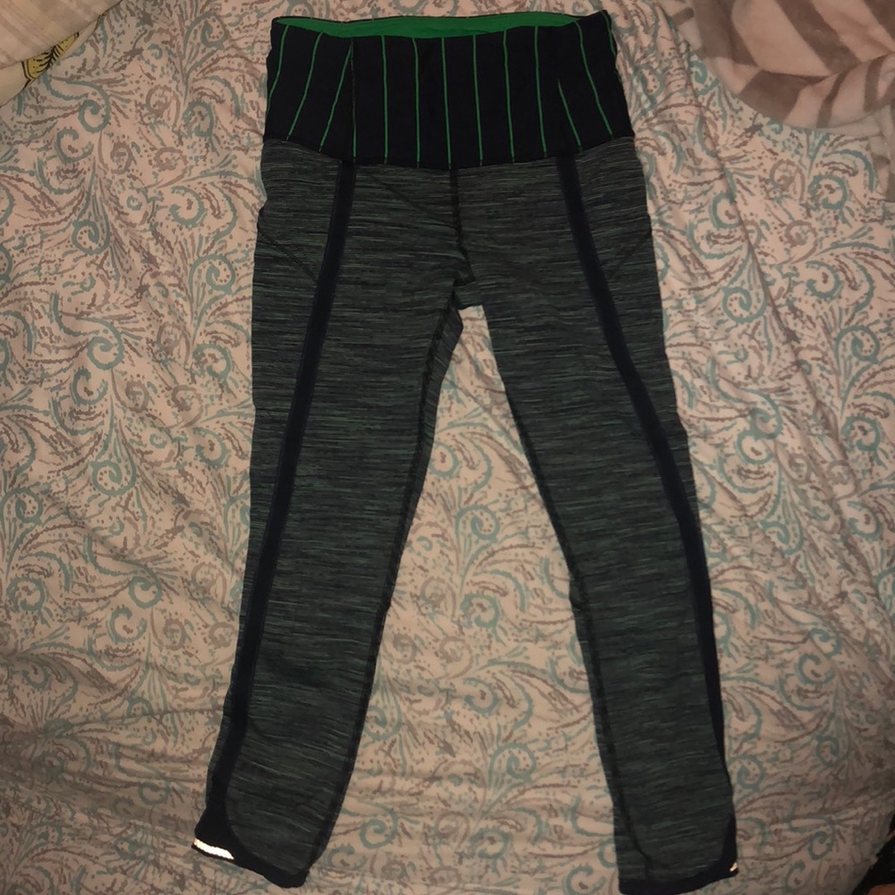 Lulu lemon size 4
